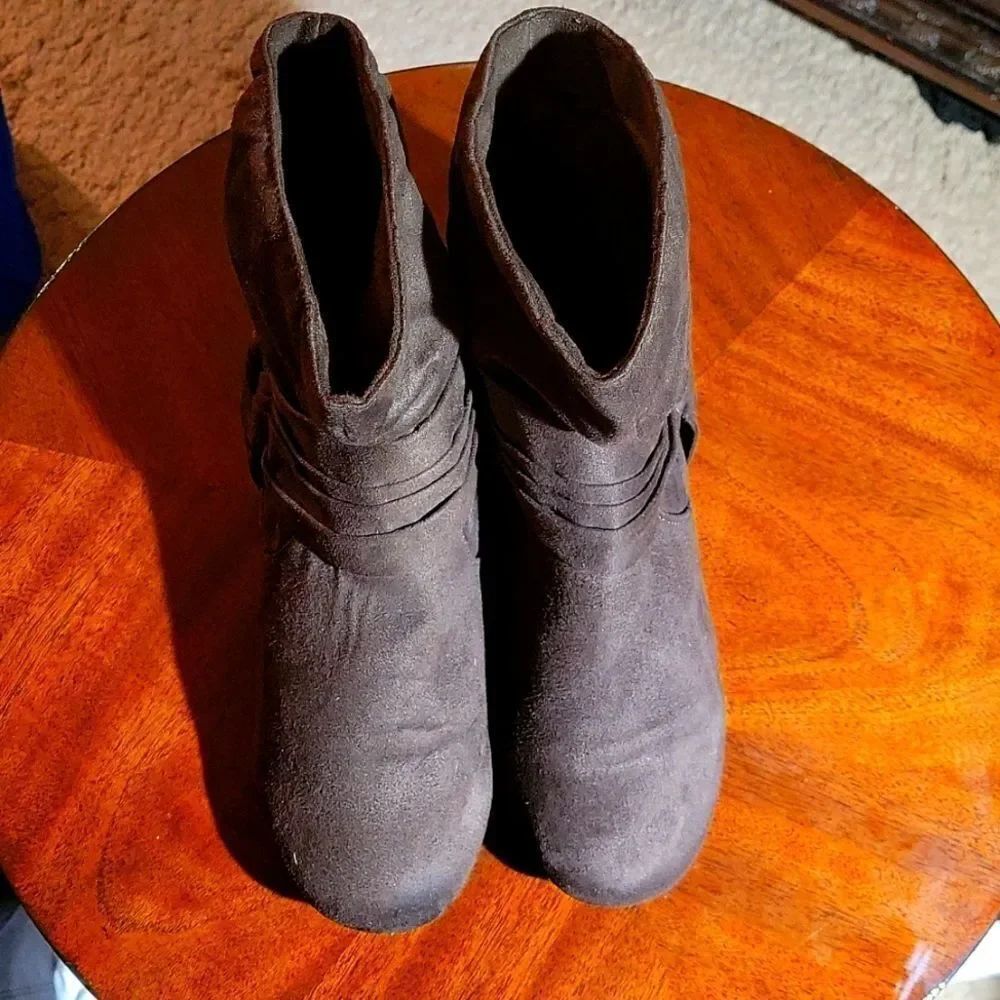 RAMPAGE SLOUCHY FIT SUEDE ANKLE BOOTS R3